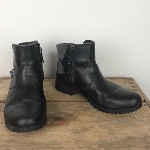 TEVA black waterproof leather ankle booties sz 10